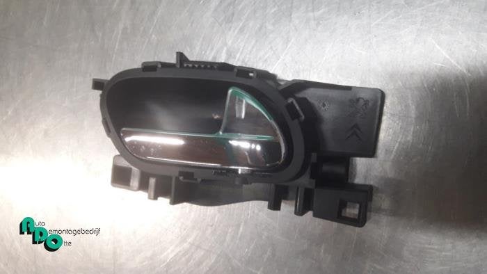 Poignée portière 4portes avant droite d'un Peugeot 207 (20, -, 3 mois de garantie, Utilisé, -