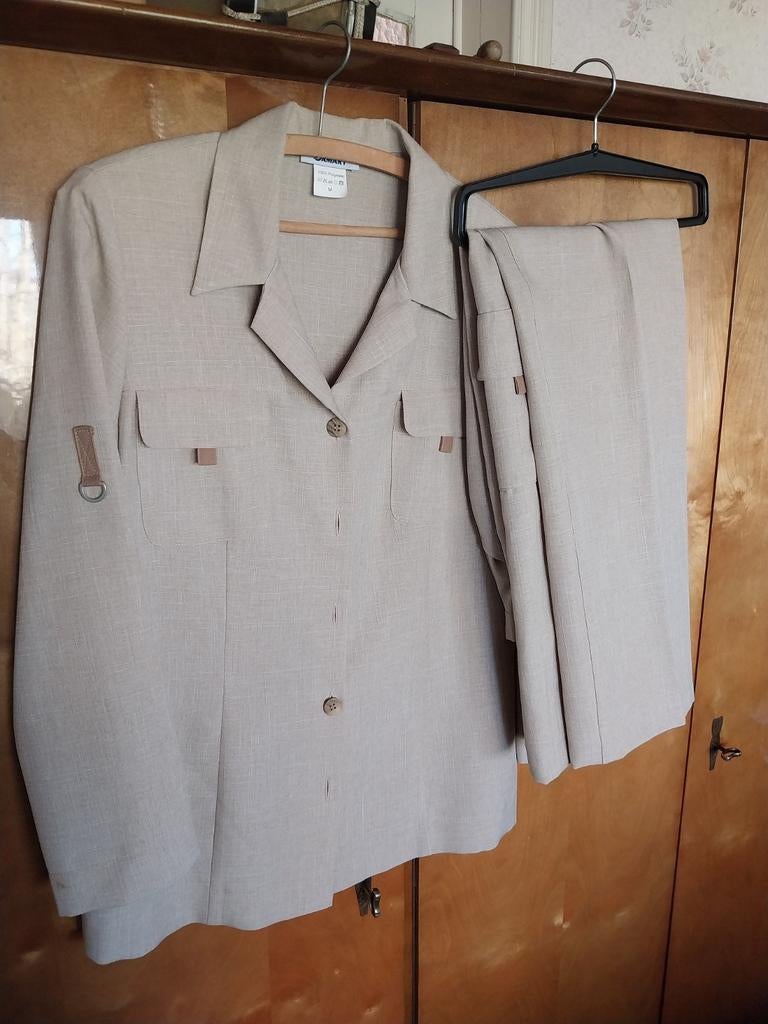 Tailleur Damart, Taille 38/40 (M), Beige, Comme neuf, Enlèvement
