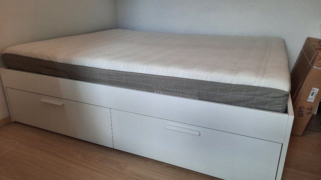 Lit Ikea Brimnes avec matelas et 4 tiroirs de rangement, Maison & Meubles, Chambre à coucher | Lits, Enlèvement, Utilisé, 200 cm