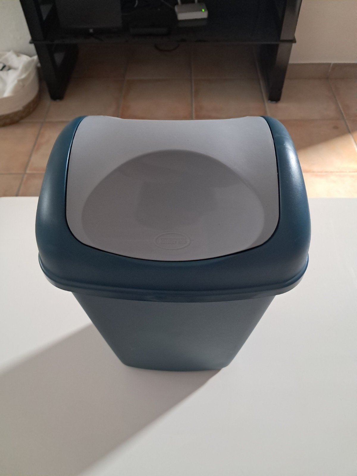 poubelles en plastique, Enlèvement ou Envoi