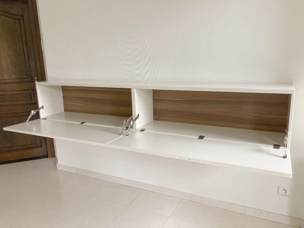 Hulsta Lilac hoogglans creme wandkast & -planken goede staat, Ophalen