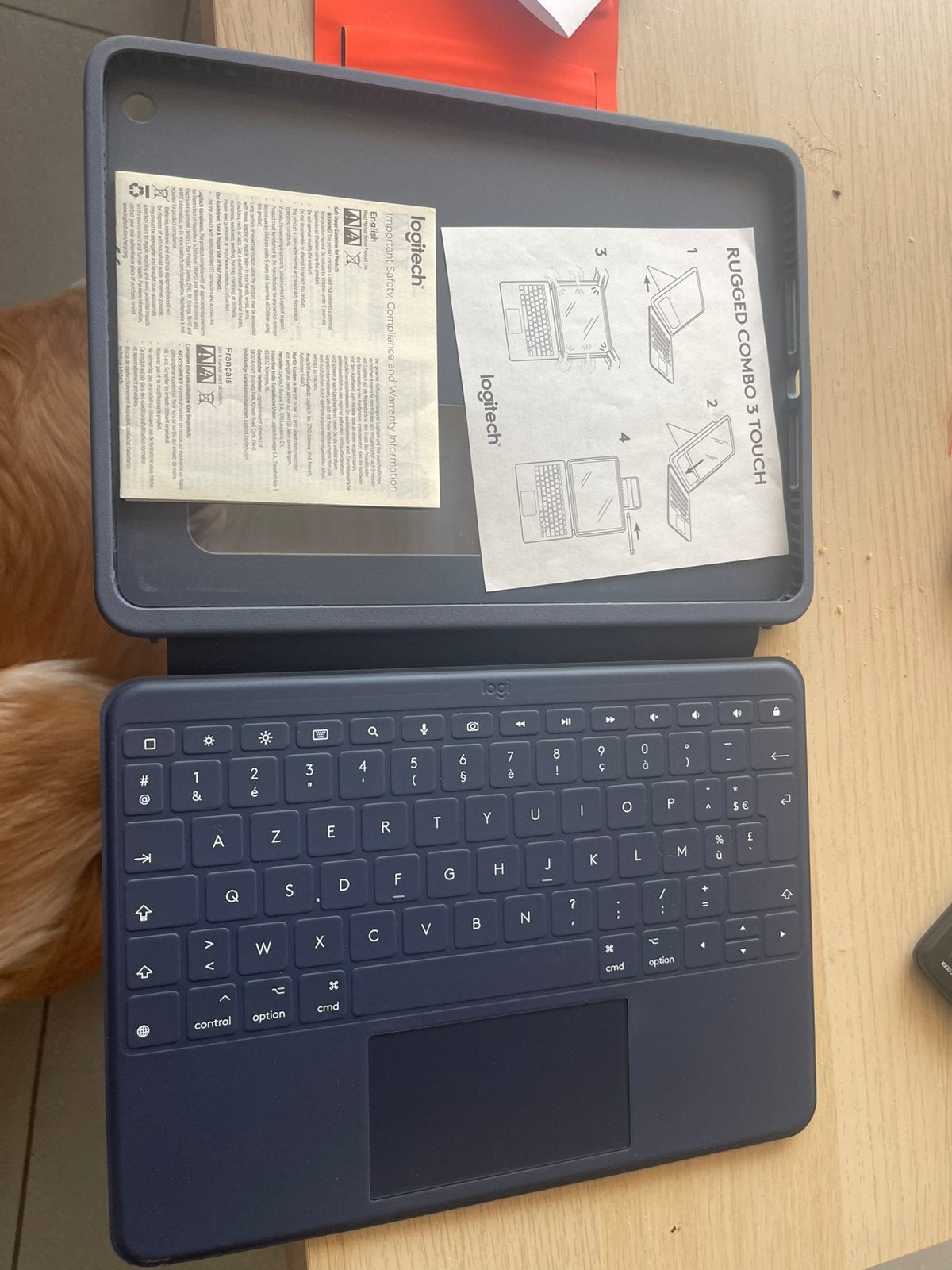 Logitech rugged combo 3 met touchpad ipad 10,2”, Informatique & Logiciels, Housses pour tablettes, 10,2", Enlèvement ou Envoi