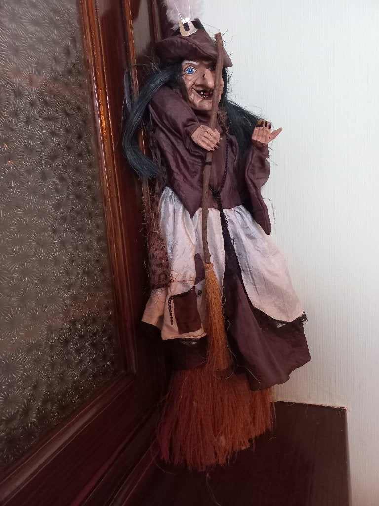 Heks - Halloweenitem - handwerk/ perfecte staat - H;63 cm., Meerkleurig, Overige materialen, Ophalen of Verzenden, Gebruikt