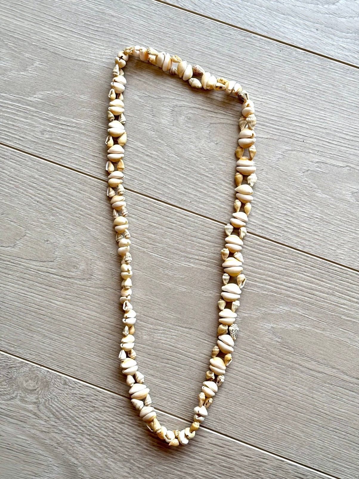 Handgemaakte schelpenketting, Ophalen of Verzenden, Zo goed als nieuw, Overige materialen
