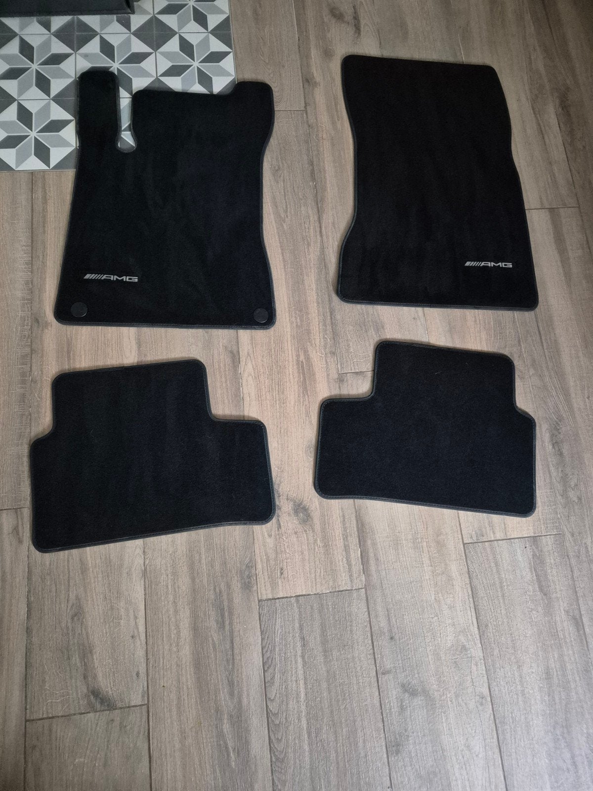4 tapis Mercedes CLA Neuf., Enlèvement