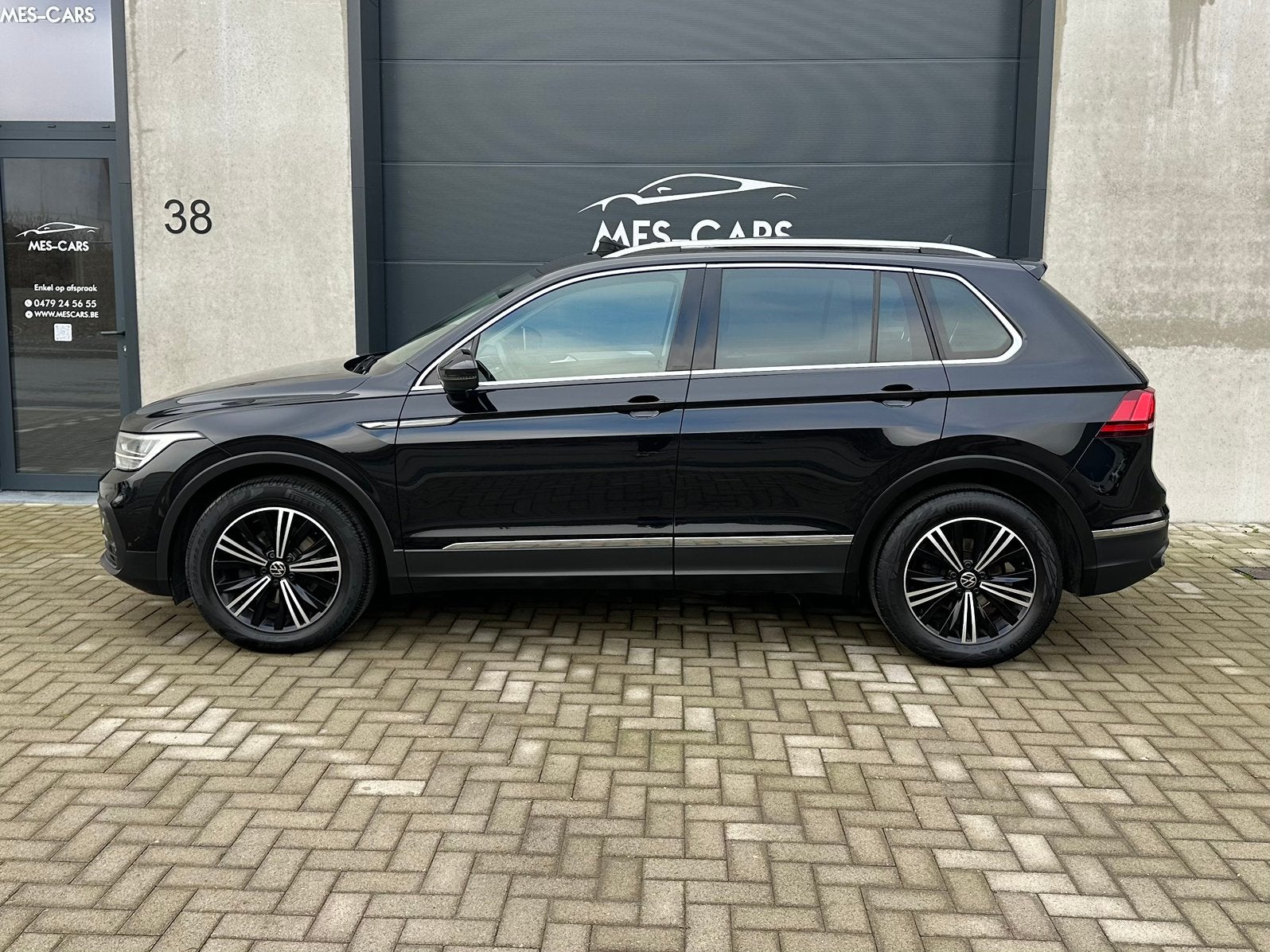 Volkswagen Tiguan 2.0TDI 150PK Premium DSG / Pano 2023, Auto's, Dealer onderhouden, Stof, 5 deurs, SUV of Terreinwagen