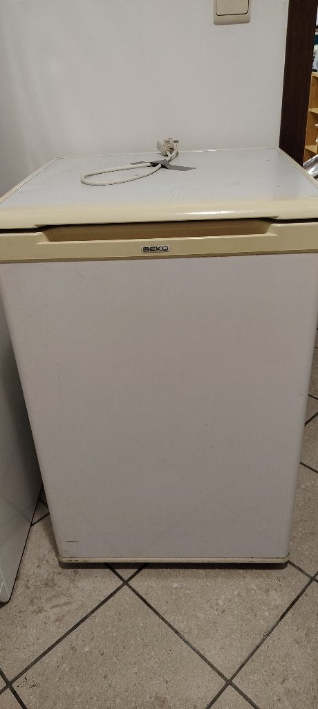 Frigo BEKO, Electroménager, 85 à 120 cm, Sans bac à congélation, Enlèvement, Utilisé
