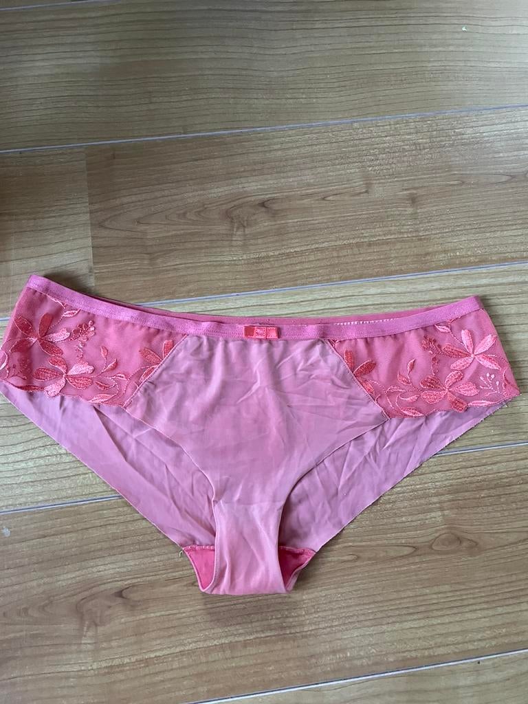 Mooie slip koraalkleur maat 42 Lise Charmel, Kleding | Dames, Ophalen of Verzenden, Slip