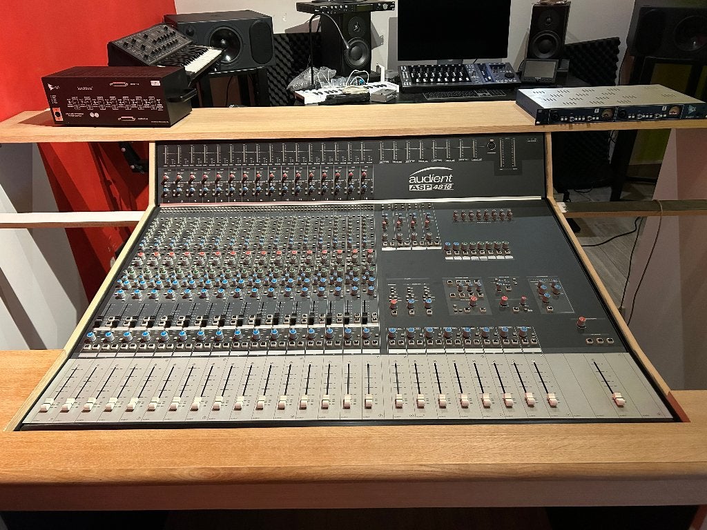 Audient ASP4816 mixconsole voor studio's, Muziek en Instrumenten, Ophalen, Zo goed als nieuw, 20 kanalen of meer, Microfooningang