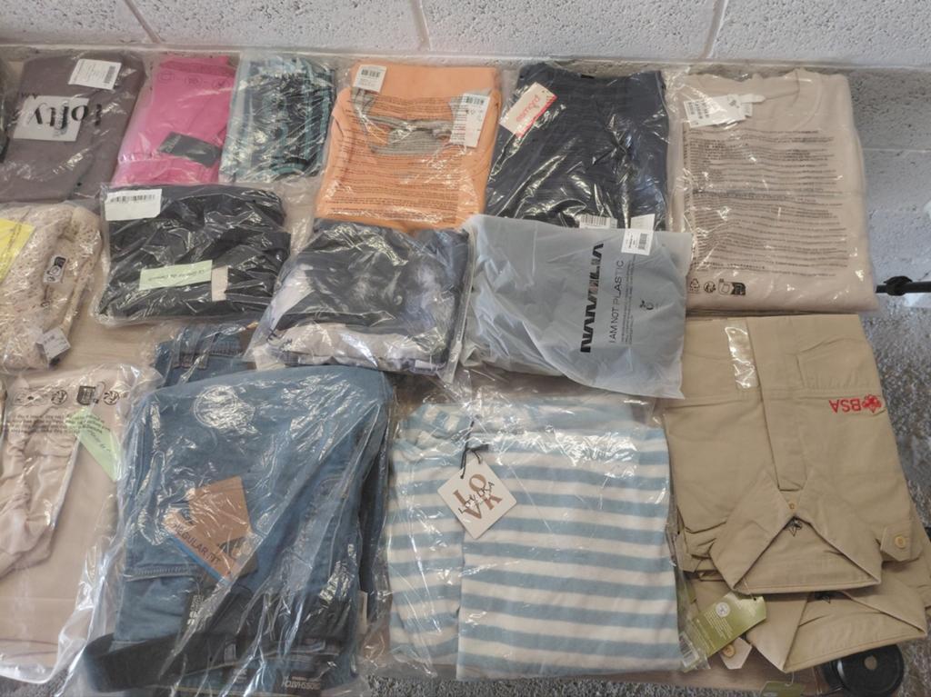 Lot de vêtements neufs, Kleding | Dames, Dames-kledingpakketten, Ophalen, Nieuw