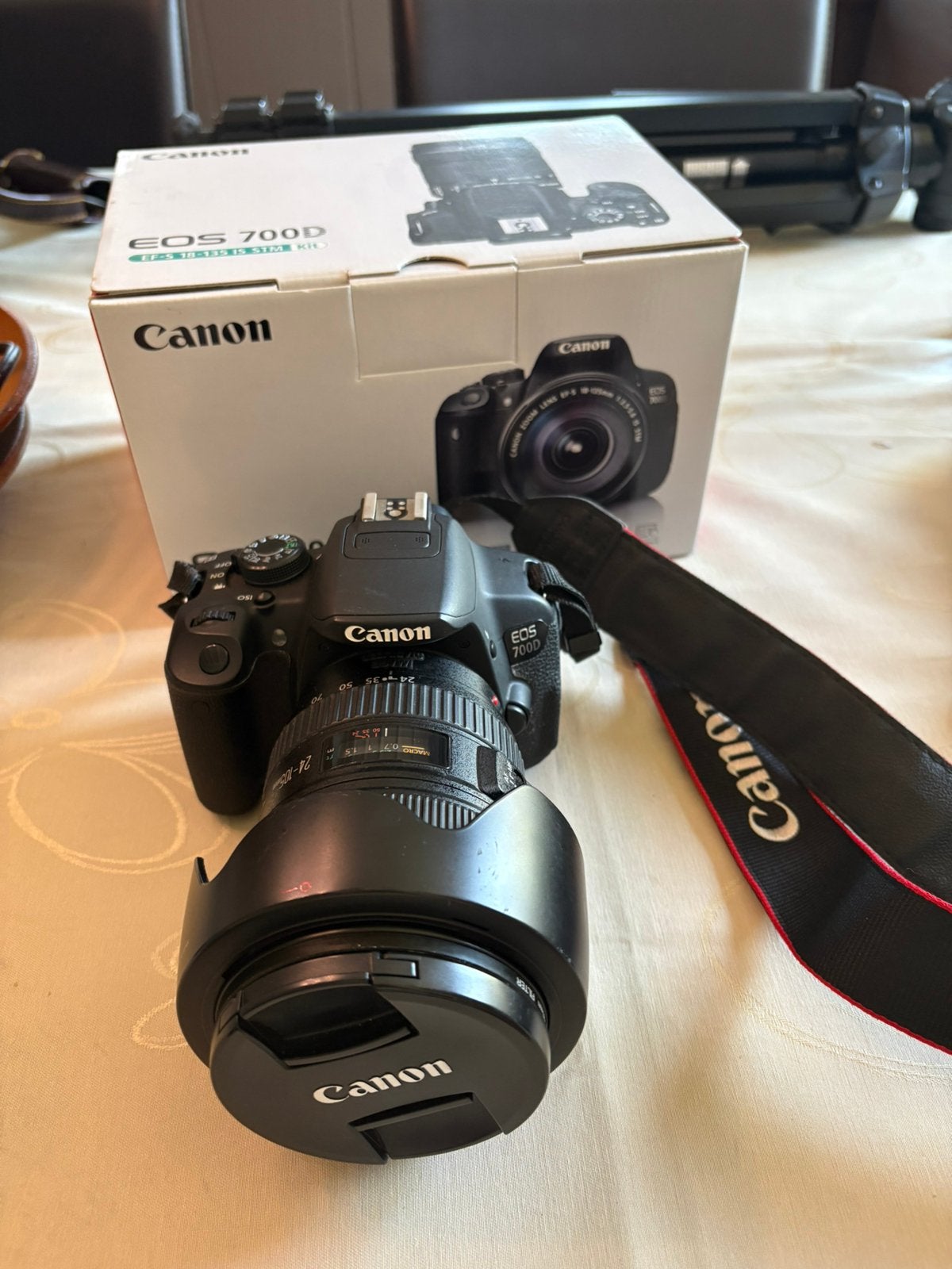 Canon EOS 700D + Professionele Canon EF 24-105mm f/4L, Audio, Tv en Foto, Ophalen, Gebruikt, Camera, Canon