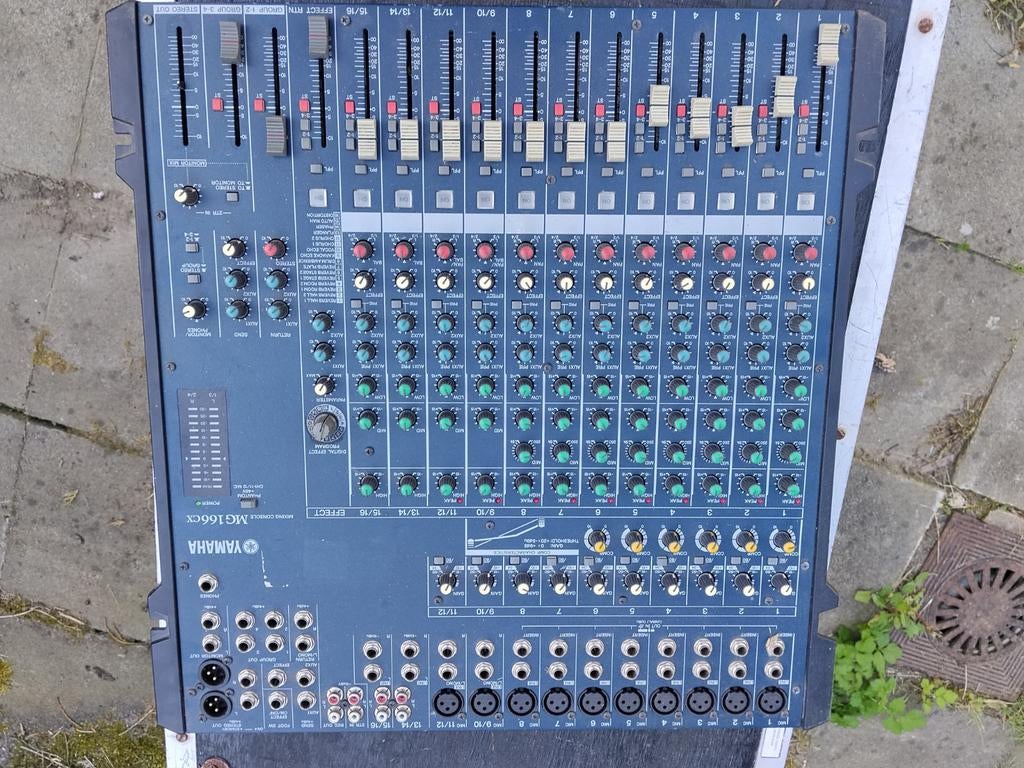 2 stuks Yamaha MG166cx mixing console, Muziek en Instrumenten, Ophalen of Verzenden, Gebruikt