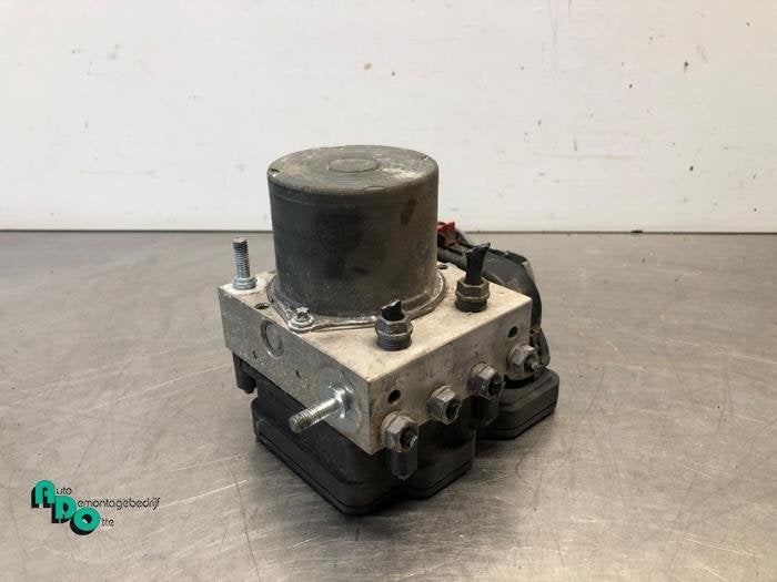 Pompe ABS d'un Volkswagen Polo (Polo 14-), Volkswagen, -, 3 mois de garantie, Utilisé