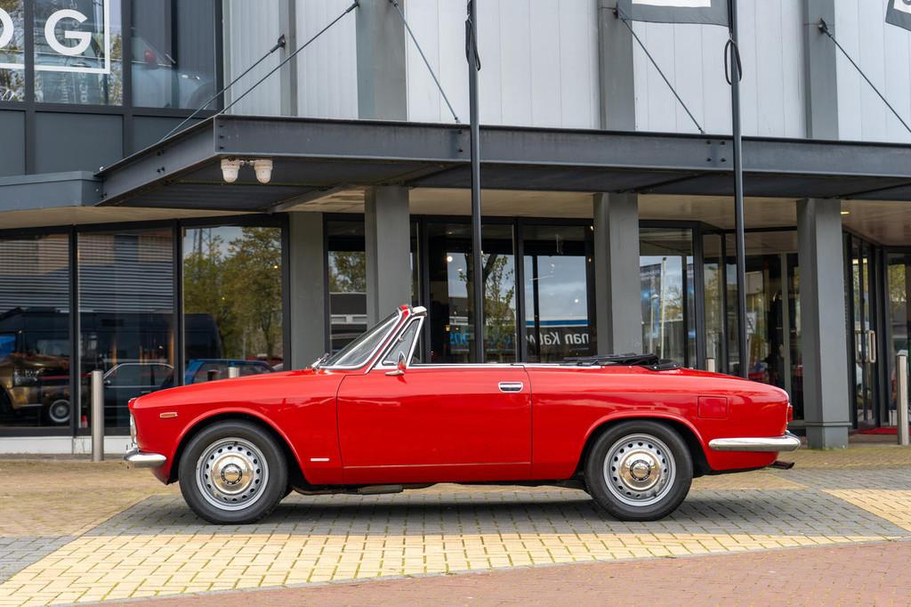 Alfa Romeo Giulia Sprint GTC (bj 1965), Auto's, Cabriolet, Bedrijf, Handgeschakeld, 2 deurs