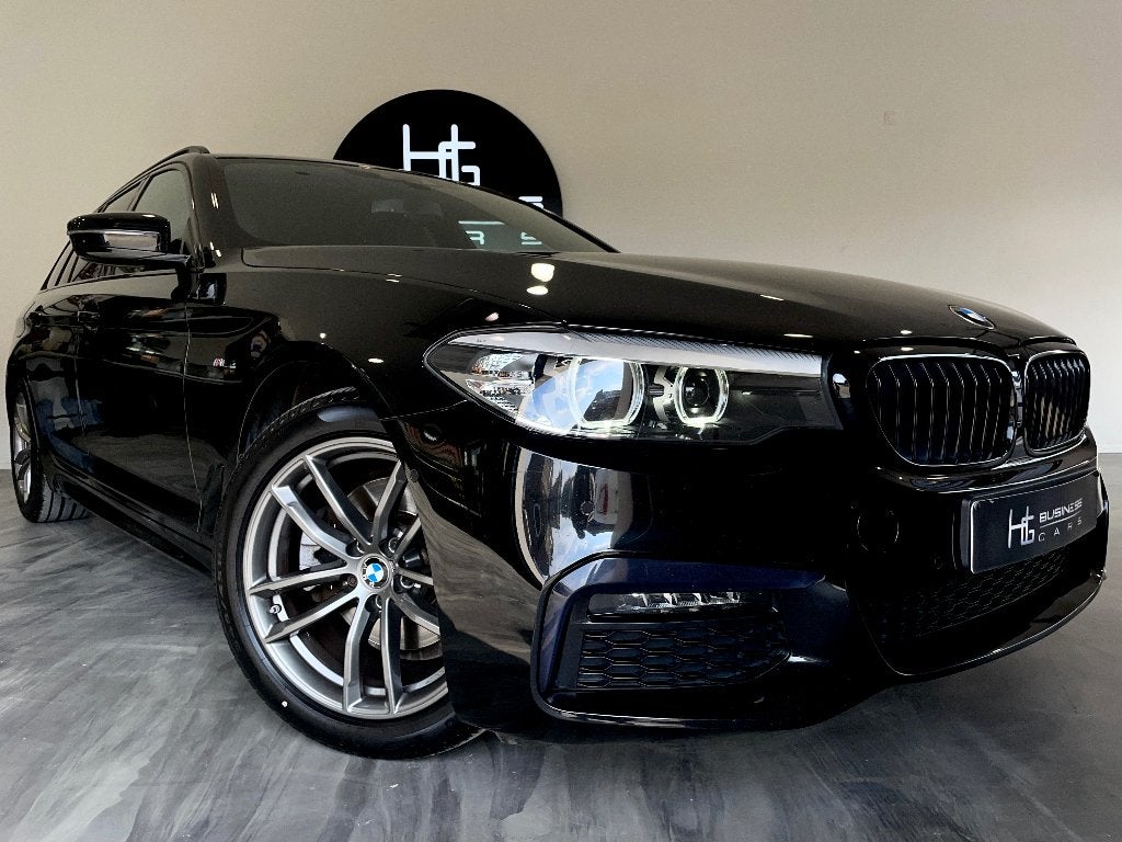 BMW 520 Touring dXAS/ PACK M/ SHADOW LINE/ VIRTUAL COCKPIT, Automaat, Achterwielaandrijving, 4 cilinders, Zwart