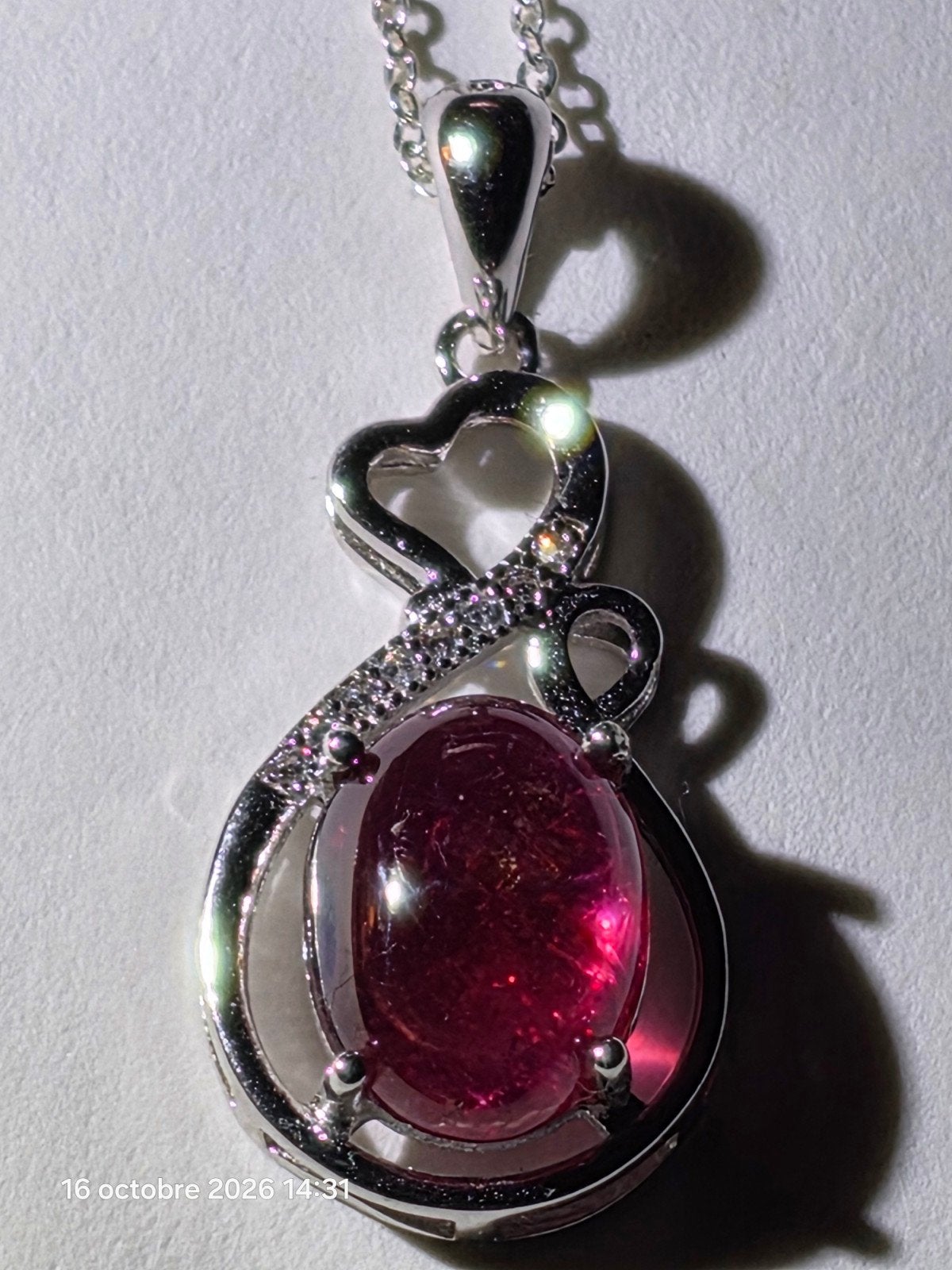 Pendentif en argent massif avec rubis naturel, Neuf, Enlèvement, Avec pierre précieuse, Argent