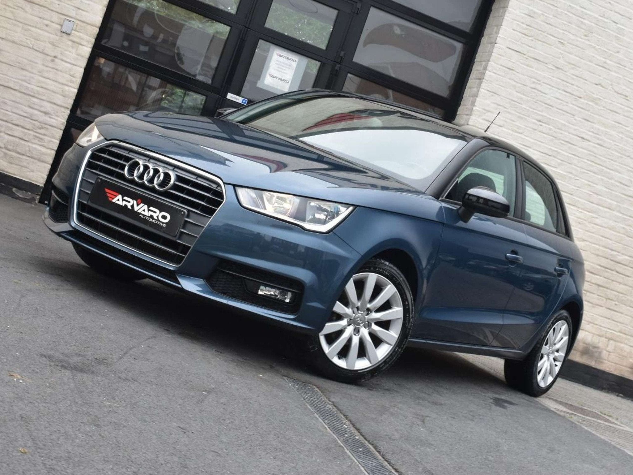 Audi A1 1.0 TFSI ultra Design / Navi / PDC / Verw Zetels / G, Auto's, 4 zetels, Stof, Blauw, 3 cilinders