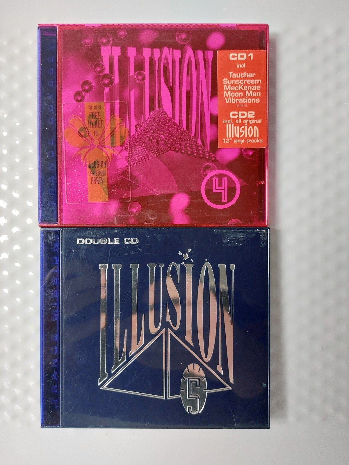 ILLUSION 4 + 5, Verzenden