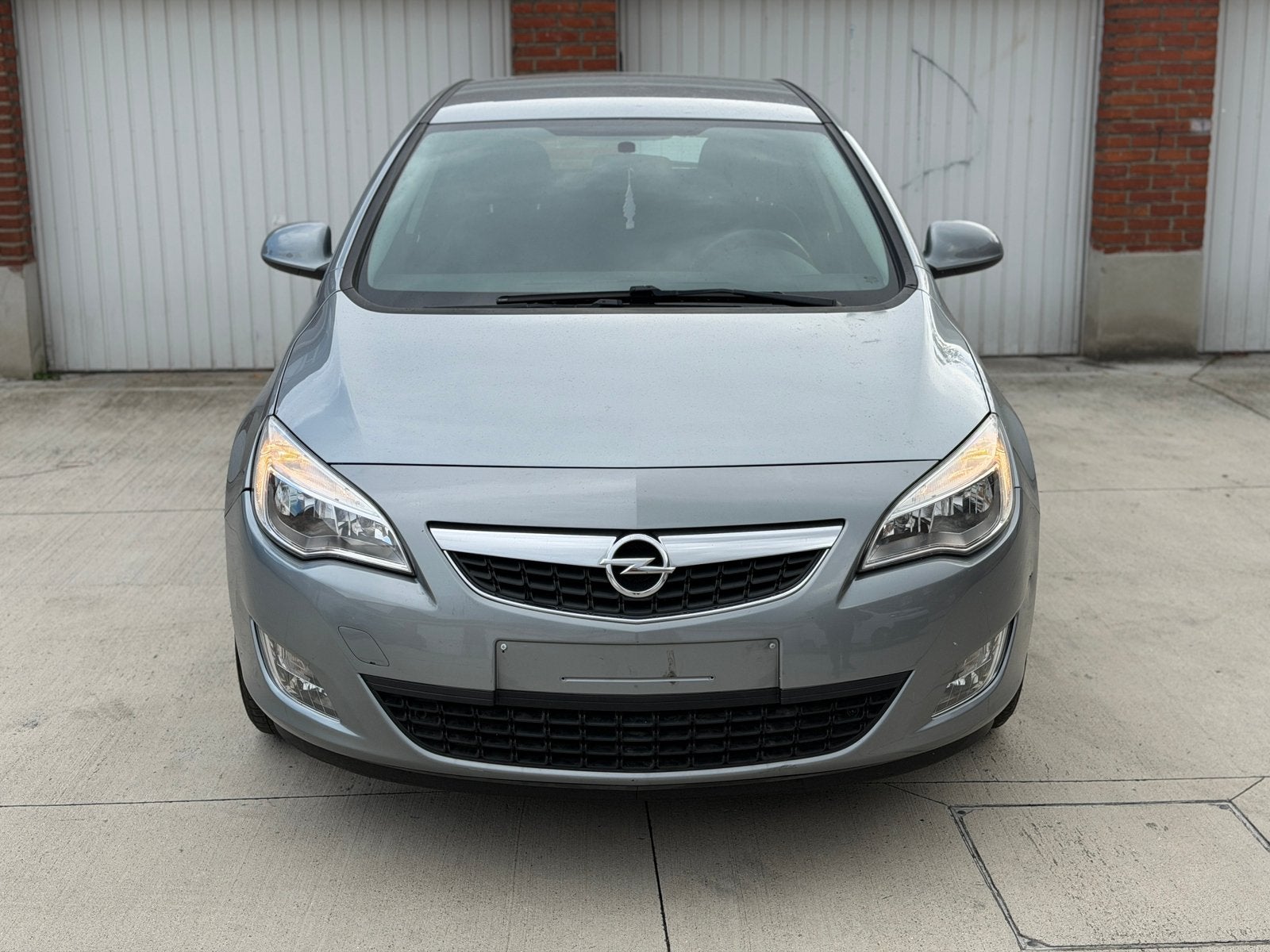 Opel Astra AUTOMATIQUE 2011 1.6 essence 84000km AC, Euro 5, Achat, 5 portes, Automatique