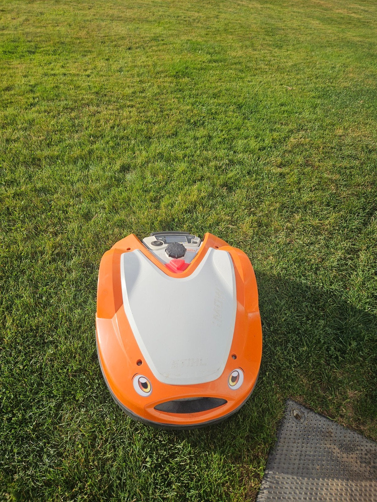 robot tondeuse stihl, Avec capteur de pluie, Enlèvement, Plus de 25 cm, STIHL