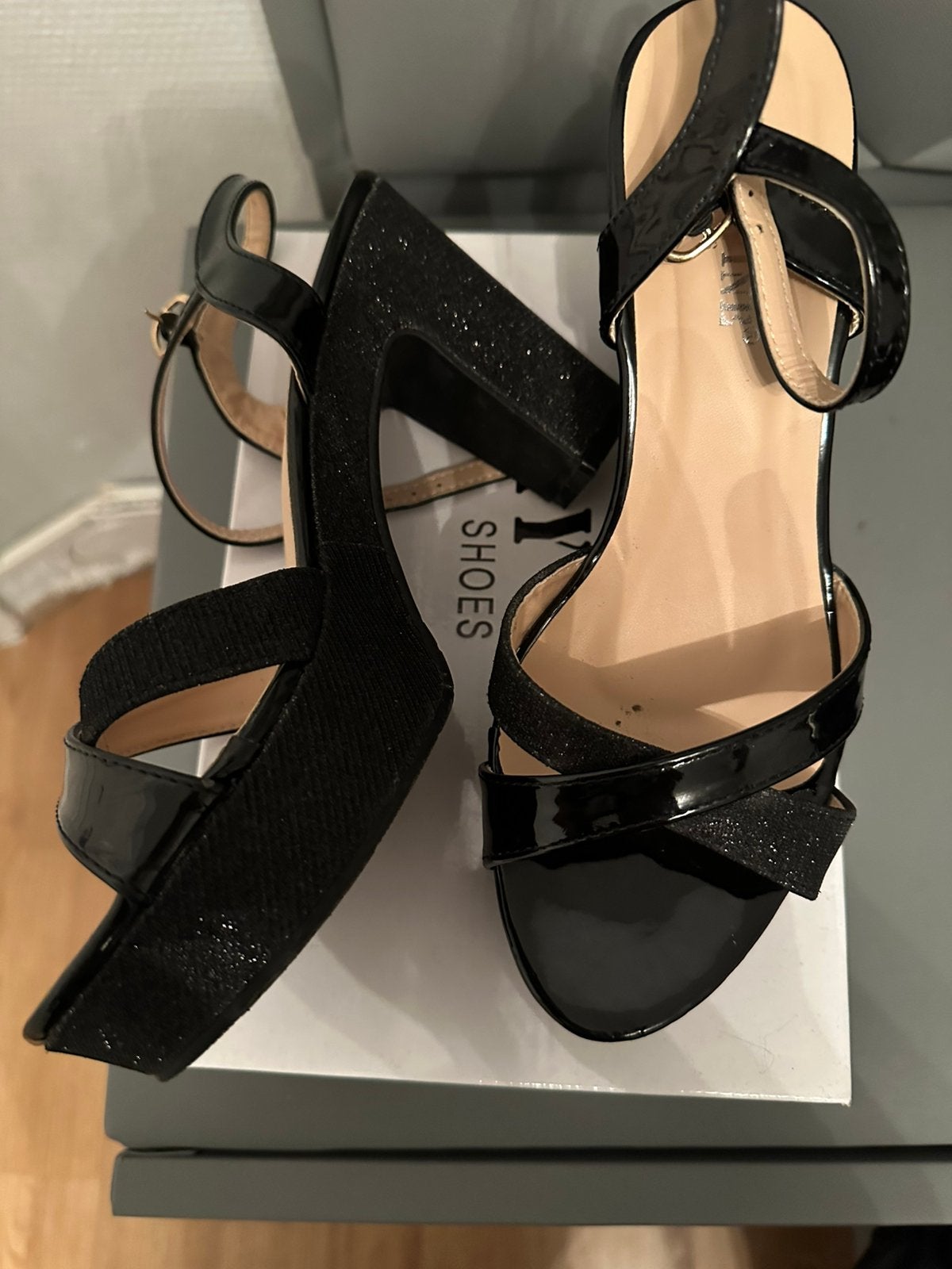 zwarte platform sandalen met hak (met glitter details), Kleding | Dames, Ophalen, Zo goed als nieuw, Zwart