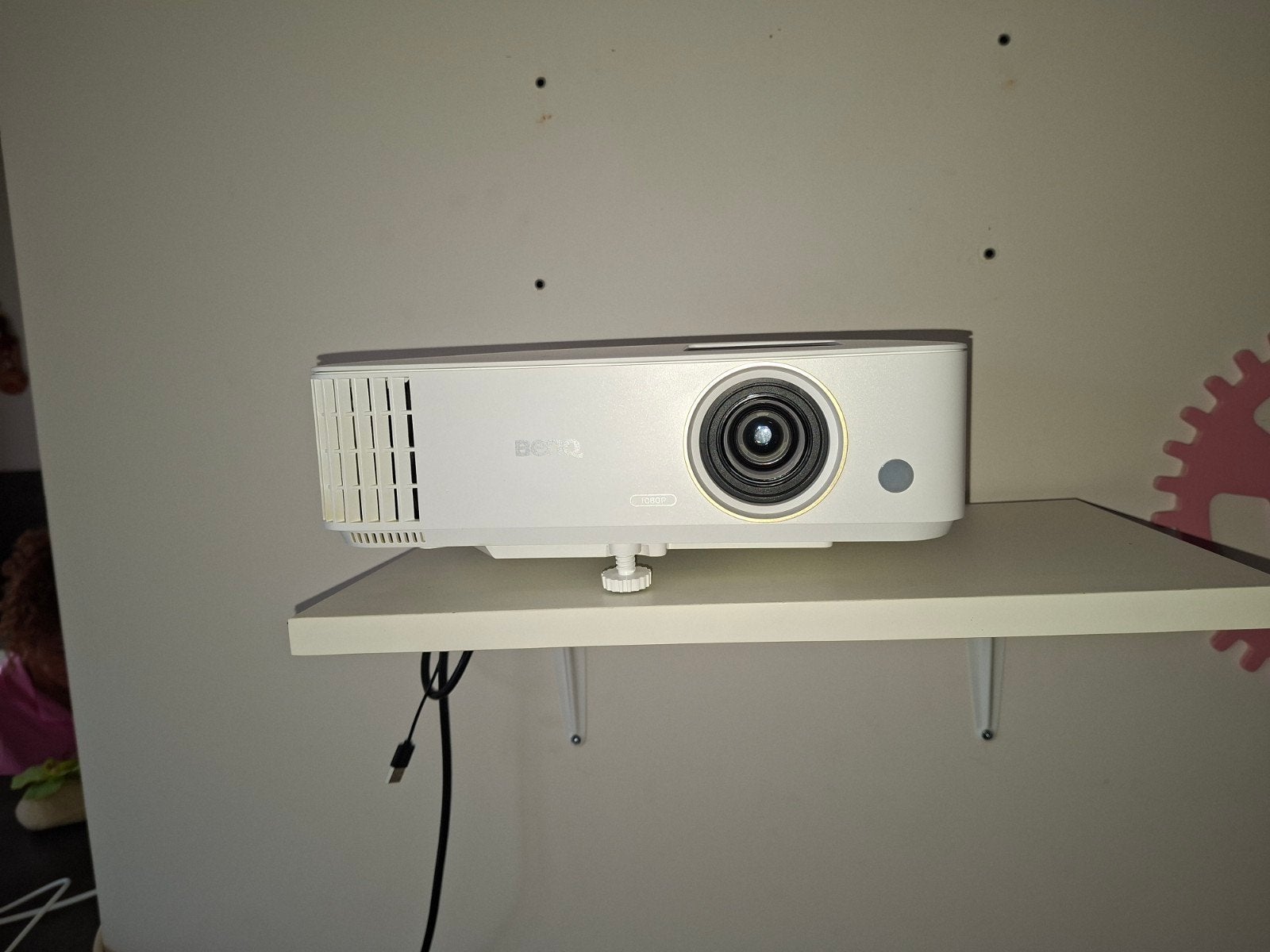 Beamer Bencq TH 585P en elektrisch scherm Iggual, Ophalen