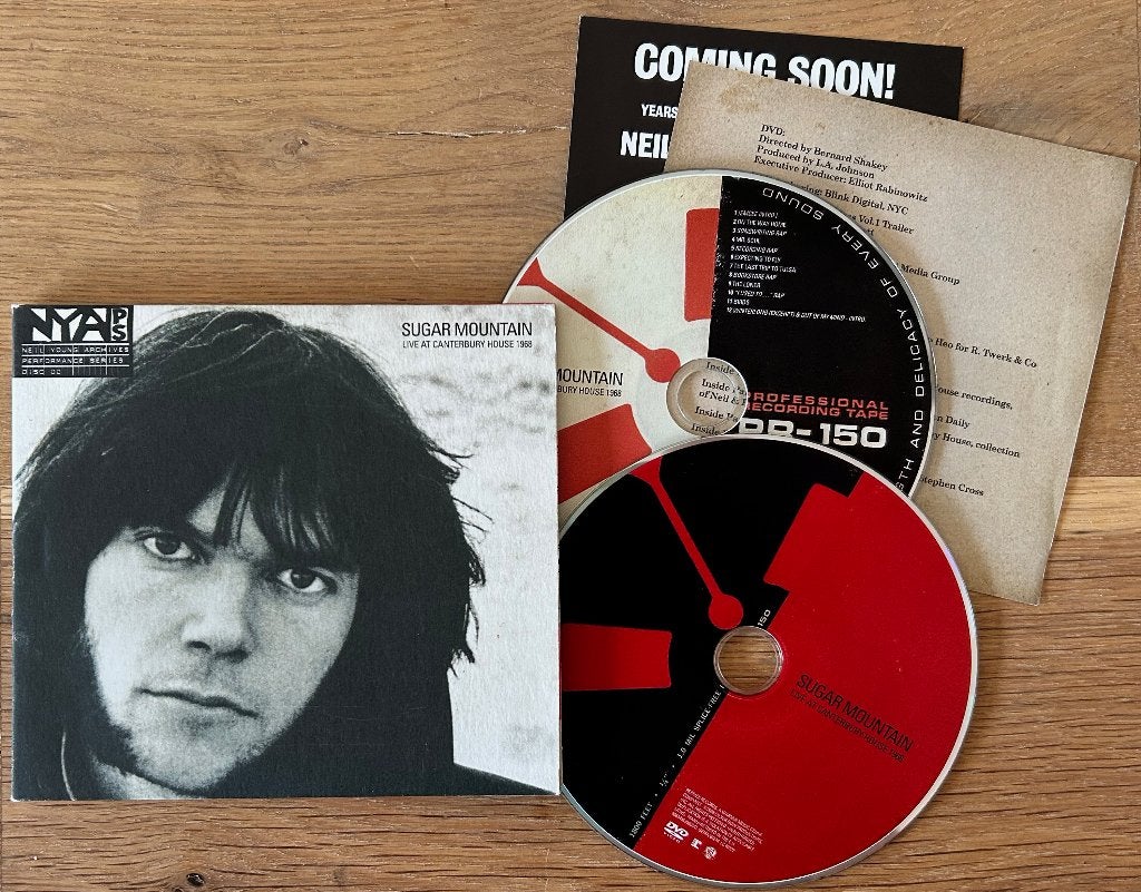 NEIL YOUNG - Sugar mountain: Canterbury '68 ( CD & DVD ), CD & DVD, Enlèvement ou Envoi, Comme neuf, Chanteur-compositeur, Digipak