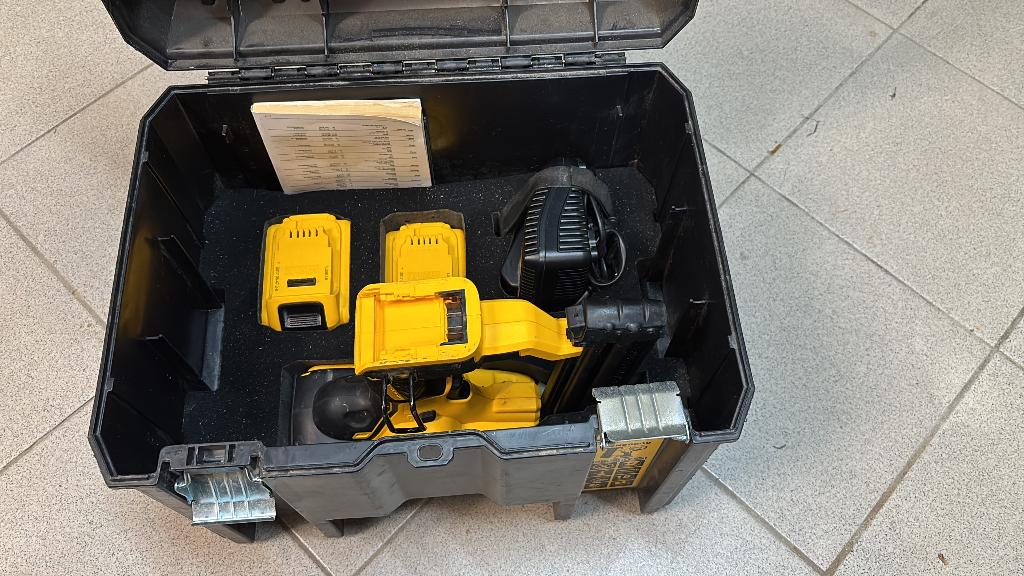 Cloueuse sur batterie deWalt, Bricolage & Construction, Enlèvement, Utilisé