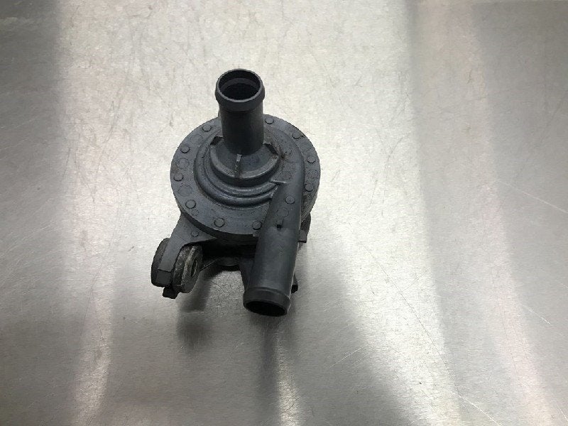 POMPE A EAU Toyota C-HR (X1,X5) (01-2016/-) (|161B047010|), Dhr. M. Roggen, Toyota, Stadsweg 37 37
9917 PV  WIRDUM GR., NL, Utilisé