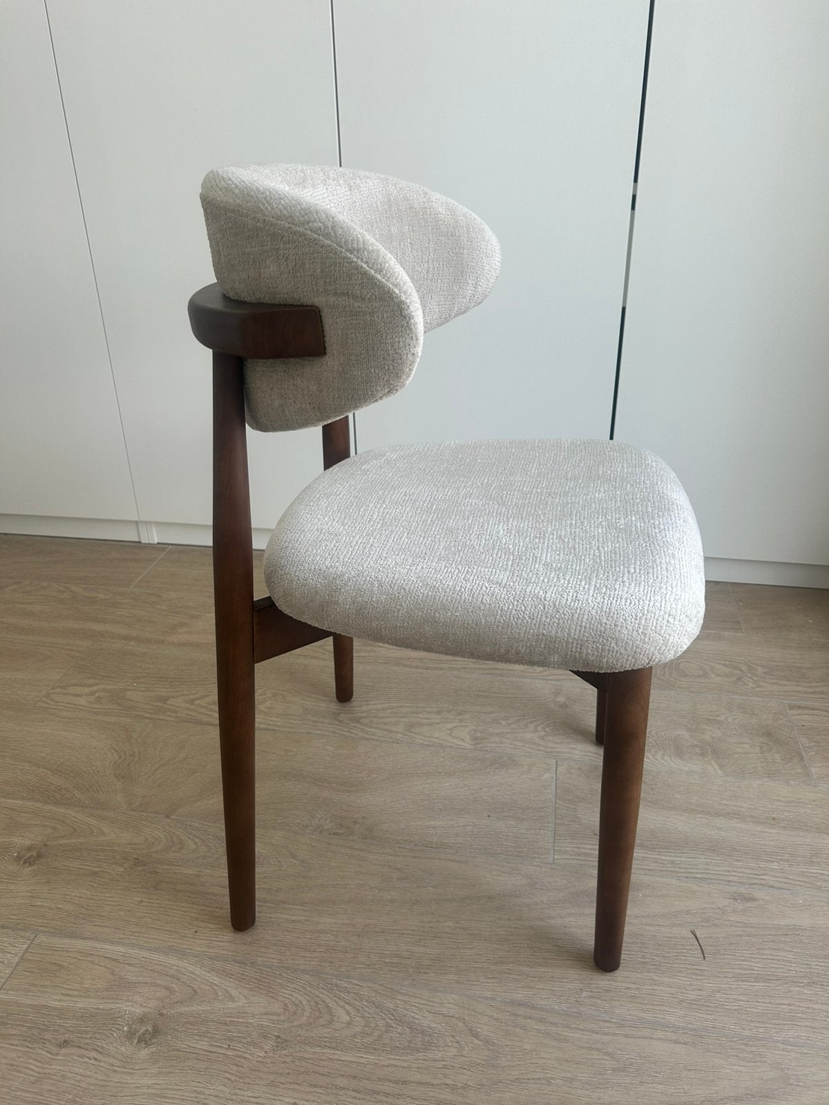 ‼️6 Usuals Design Eetkamerstoelen Walnoot Beige Japandi, Ophalen, Nieuw, Hout, Japandi
