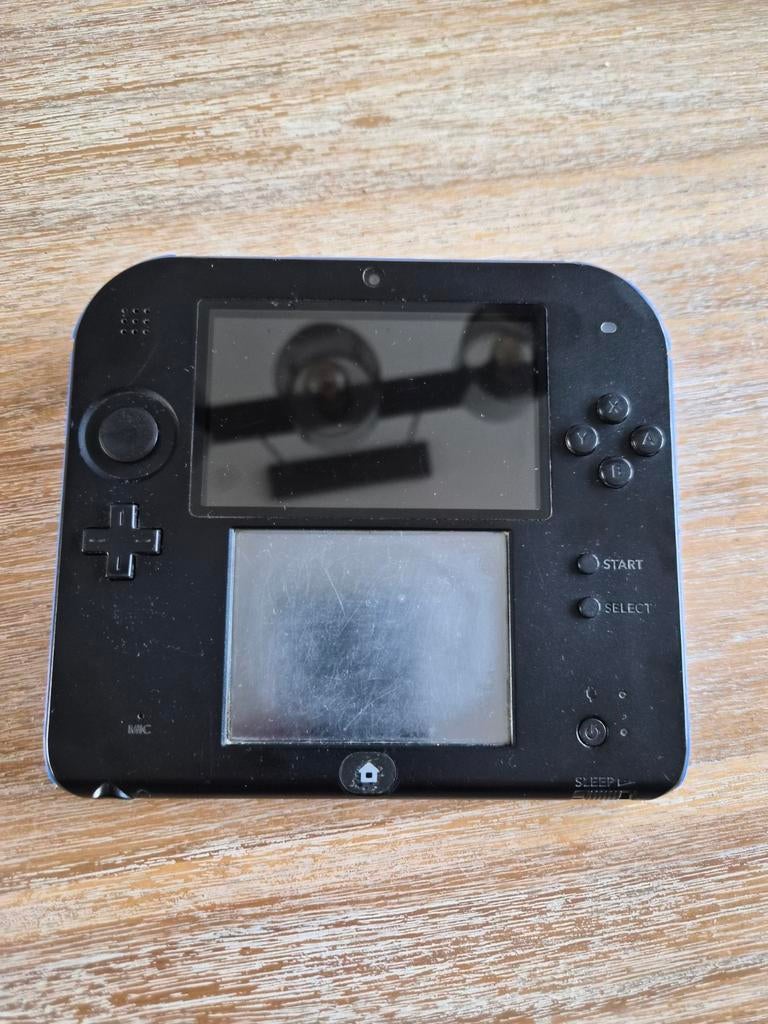 Nintendo 2ds met lader, Games en Spelcomputers, Spelcomputers | Nintendo 2DS en 3DS, Ophalen of Verzenden, 2DS