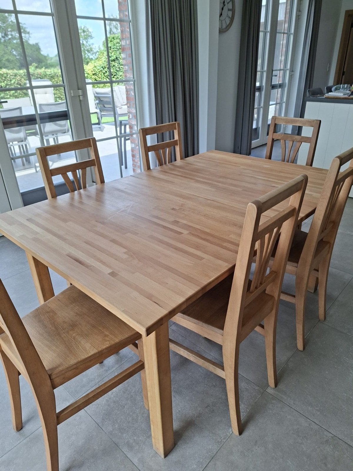 Table à manger (hêtre) avec 6 chaises assorties., Enlèvement
