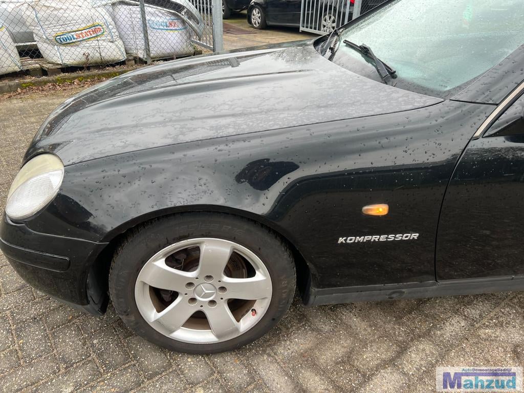 MERCEDES SLK R170 Zwart 197 Links voorscherm 1999-2000, Auto-onderdelen, Gebruikt, Mercedes-Benz AG, Mercedes-Benz, Mercedesstrasse 120
70372  Stuttgart, DE