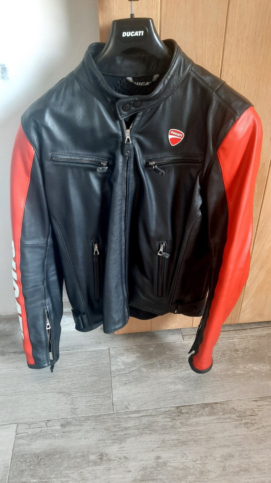 Ducati lederen motorjas met beschermstukken maat 54 Medium, Motoren, Ophalen, Tweedehands