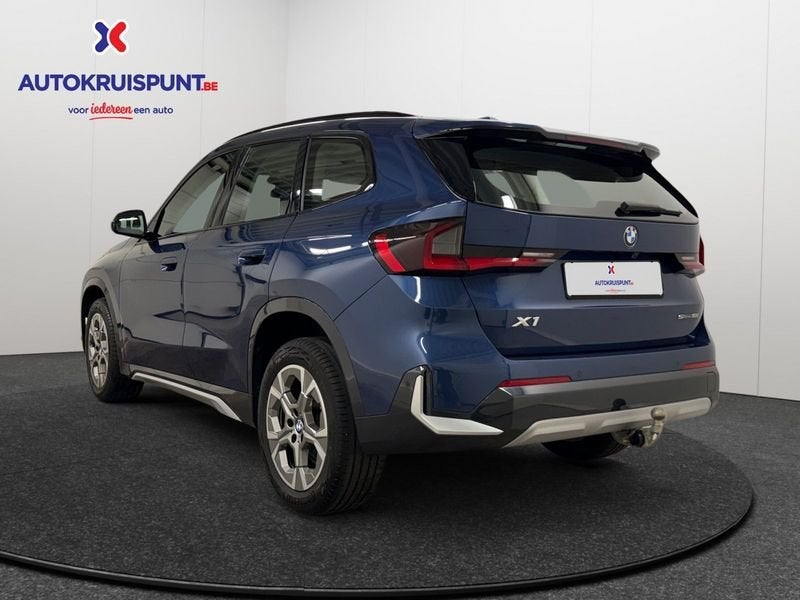 BMW X1 sDrive18i AUT, Auto's, BMW, Achterwielaandrijving, Gebruikt, Parkeersensor, Leder