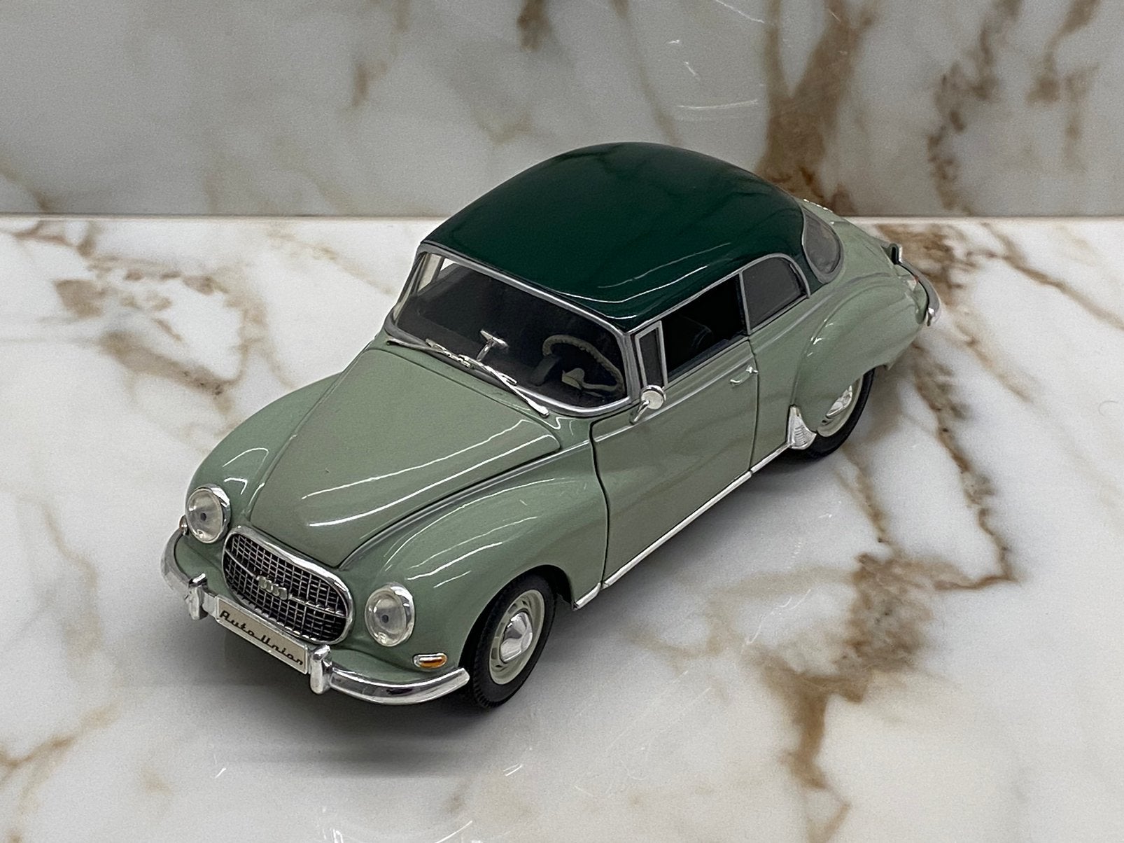 Revell Audi 1000S Union - 1958 -  1:18, Hobby en Vrije tijd, Modelauto's | 1:18, Ophalen of Verzenden, Zo goed als nieuw, Auto