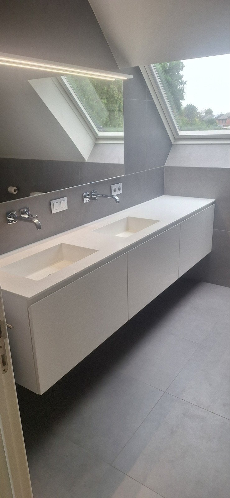 meuble de salle de bain et miroir très spacieux, Enlèvement