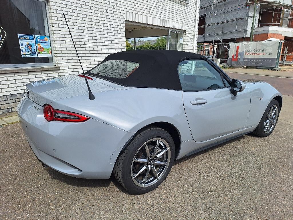 Capote souple MX-5 MY2024.5, 1,5 L, SKYACTIV-G, 132 ch, 6 MT, Cuir, Argent ou Gris, Achat, Euro 6