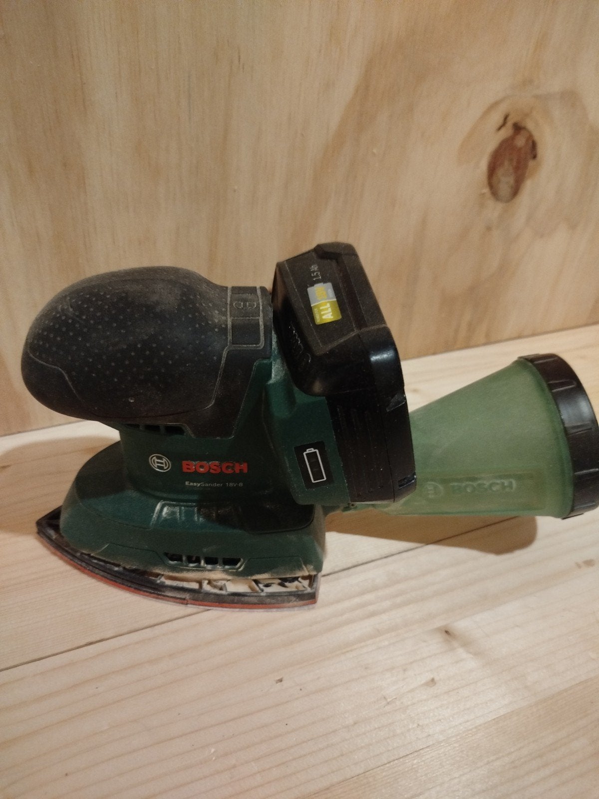schuurmachine Bosch met batterij, Doe-het-zelf en Bouw, Ophalen of Verzenden, Zo goed als nieuw, 600 tot 1200 watt, Vlakschuurmachine