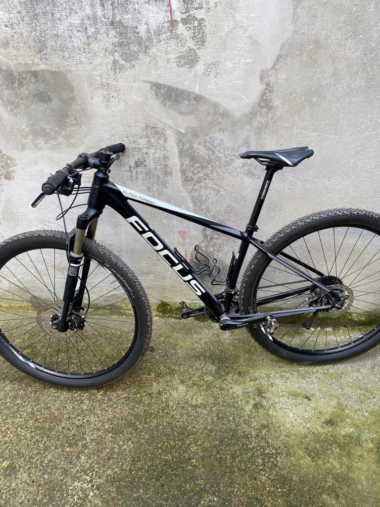 Focus sur le vélo de montagne, Enlèvement, Comme neuf