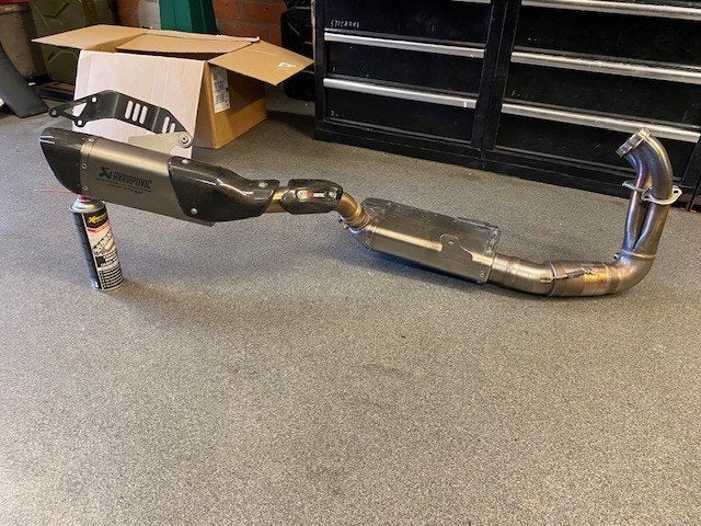 full akrapovic uitlaat yamaha tracer9, Ophalen, Gebruikt