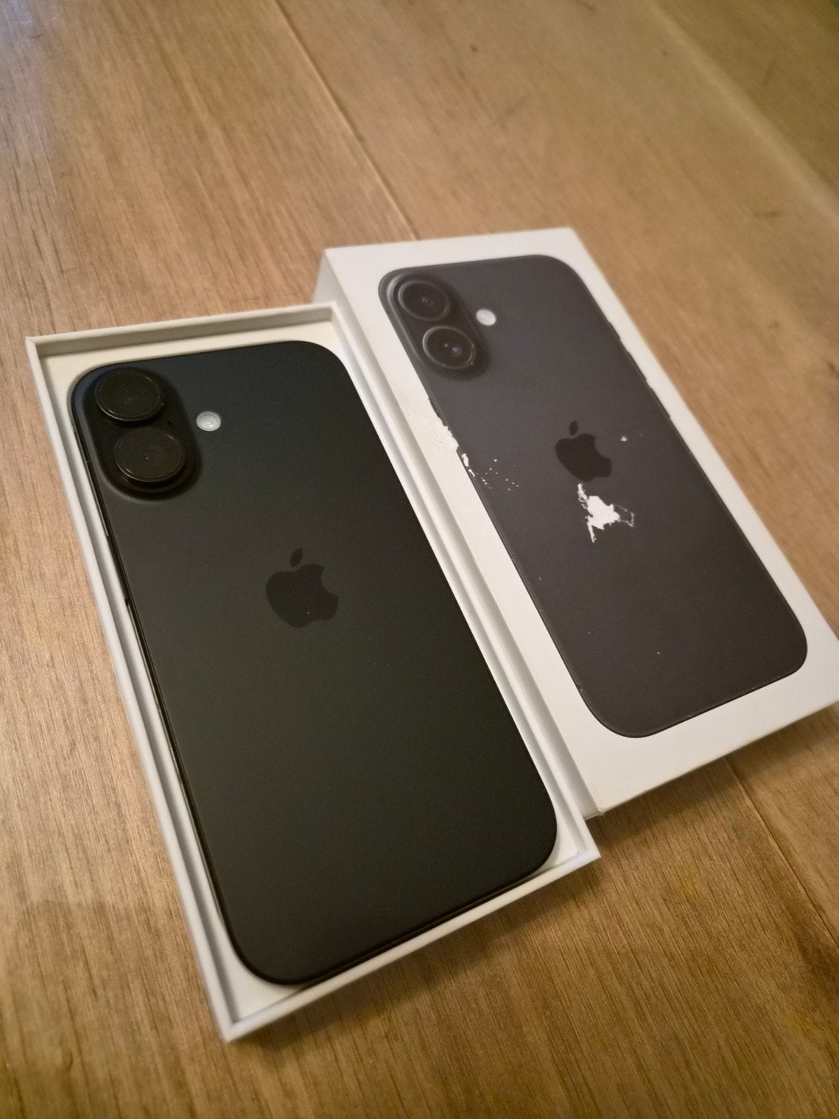 iphone 16 noir 128gb 97%, Télécoms, Téléphonie mobile | Apple iPhone, 97 %, 128 GB, IPhone 16, Comme neuf