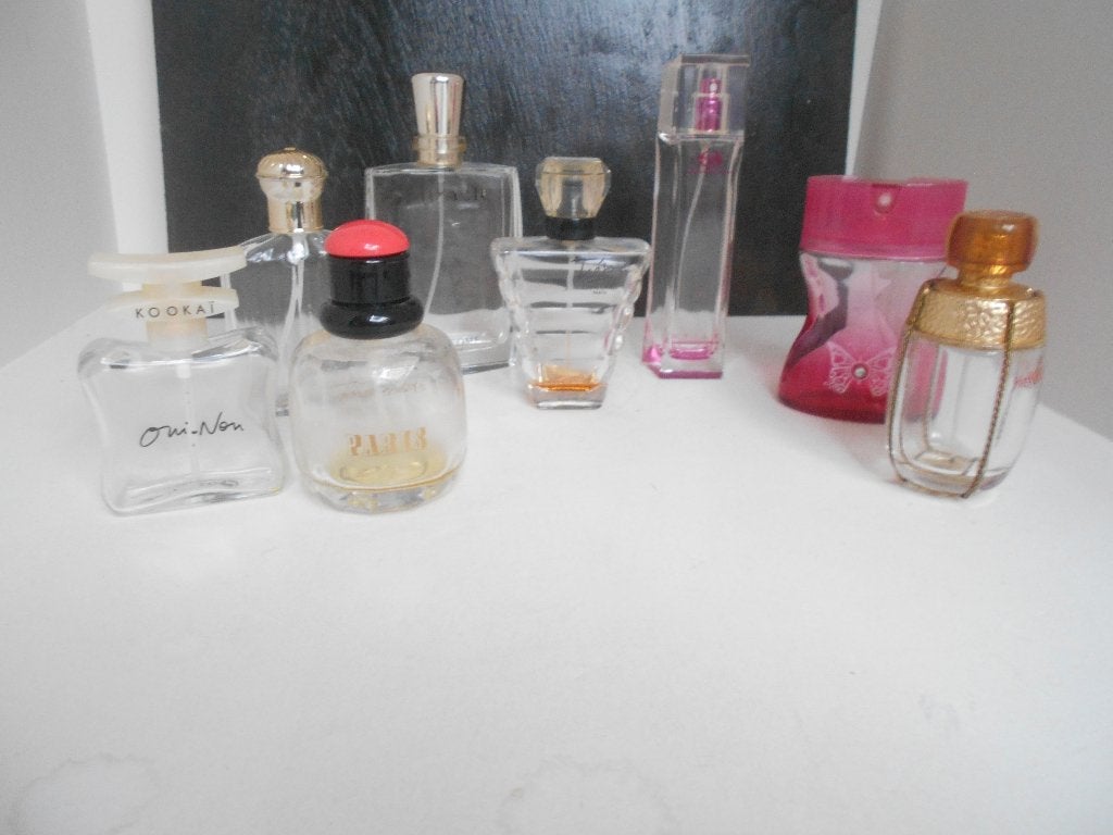lot de 8 flacons à parfum vides de marque differentes, Enlèvement ou Envoi, Utilisé, Bouteille de parfum