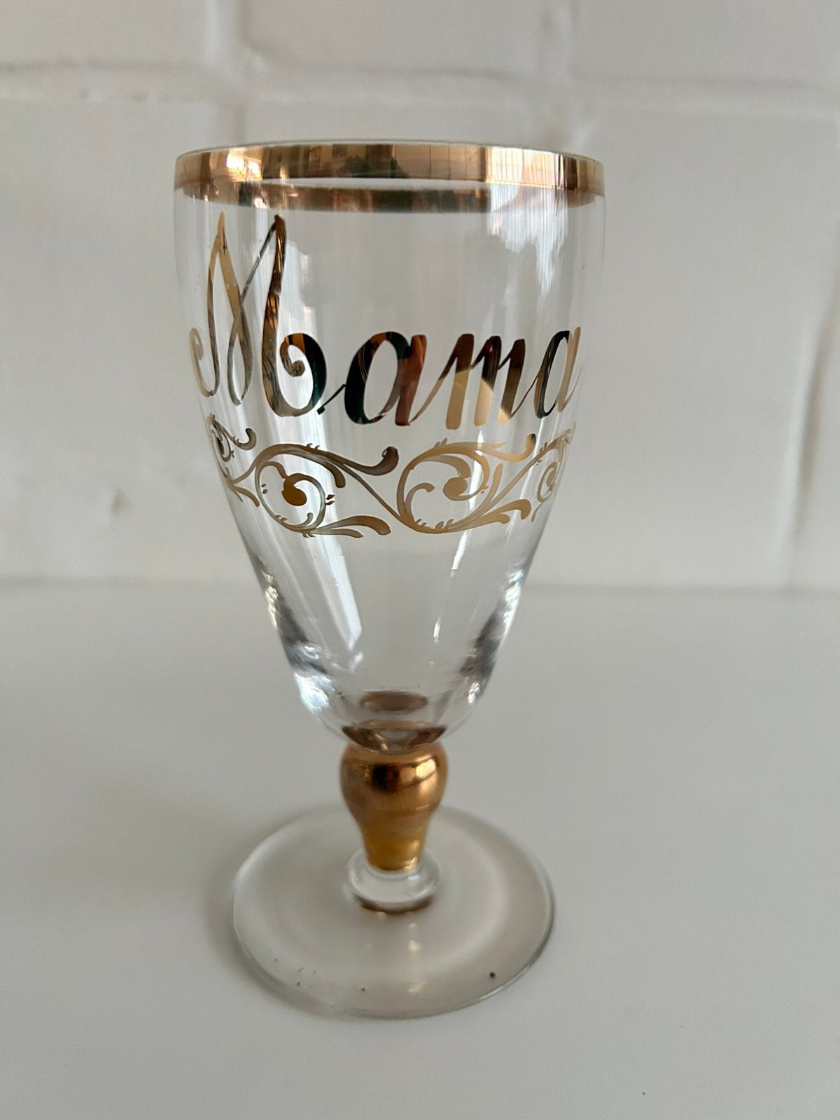 1 pied de verre avec inscription Mama dorée, Enlèvement ou Envoi, Utilisé, Autres types
