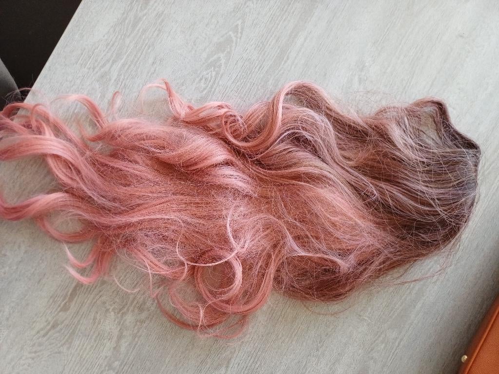 donker bruin naar roze pruik - lang, Bijoux, Sacs & Beauté, Beauté | Soins des cheveux, Enlèvement ou Envoi, Utilisé, Perruque ou Extension de cheveux