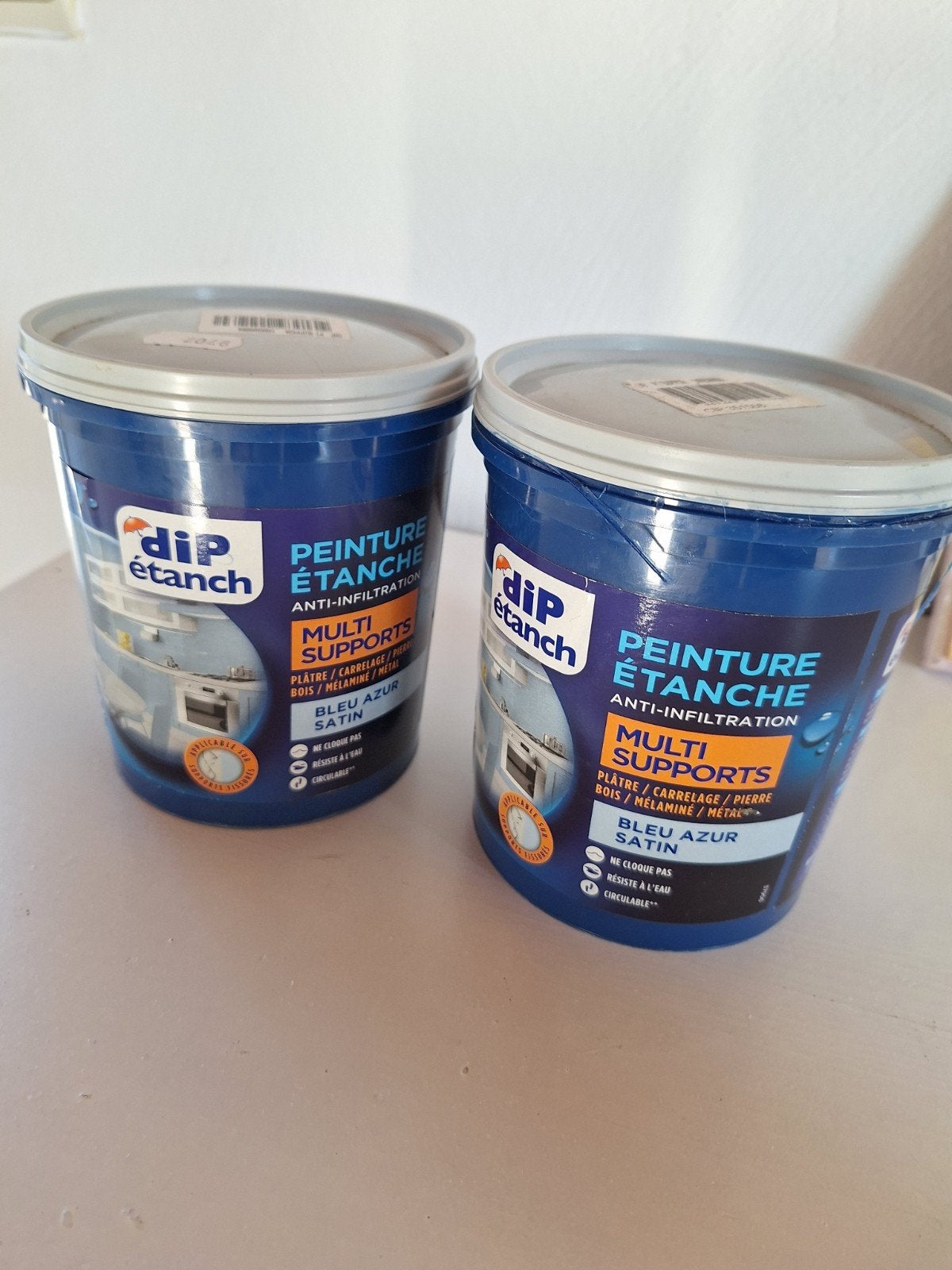 2 WATERBESTENDIGE AZUURBLAUWE VERFBLIKKEN, Blauw, Ophalen of Verzenden, Minder dan 5 liter, Verf