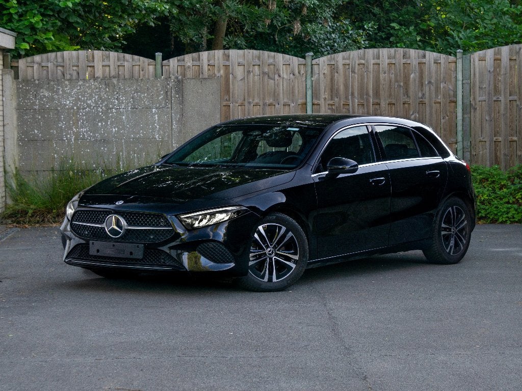 Mercedes A180, Auto's, Mercedes-Benz, Automaat, 4 cilinders, Leder en Stof, Zwart