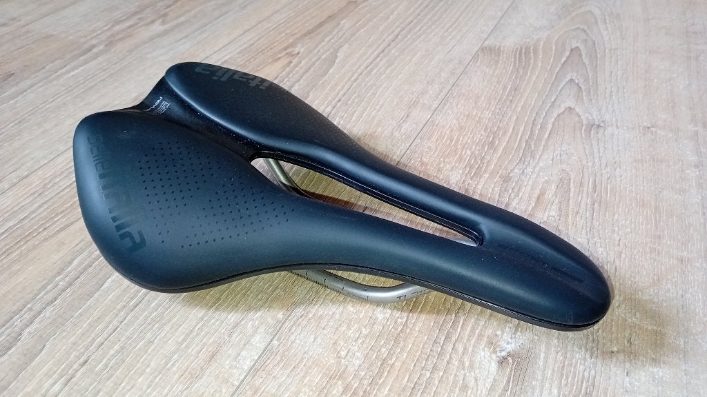 Selle Italia NOVUS Evo Superflow TI 316, noir 145 mm, Fietsen en Brommers, Ophalen, Titanium, Nieuw, Selle Italia