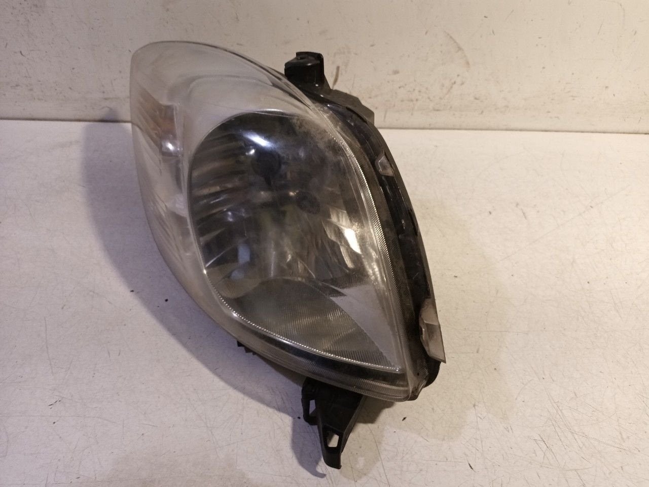 Koplamp rechts Toyota Yaris, Onderdelen@venauto.nl, Van der Ven Autorecycling B.V., Ettenseweg 76, 4706 PB Roosendaal, The Netherlands