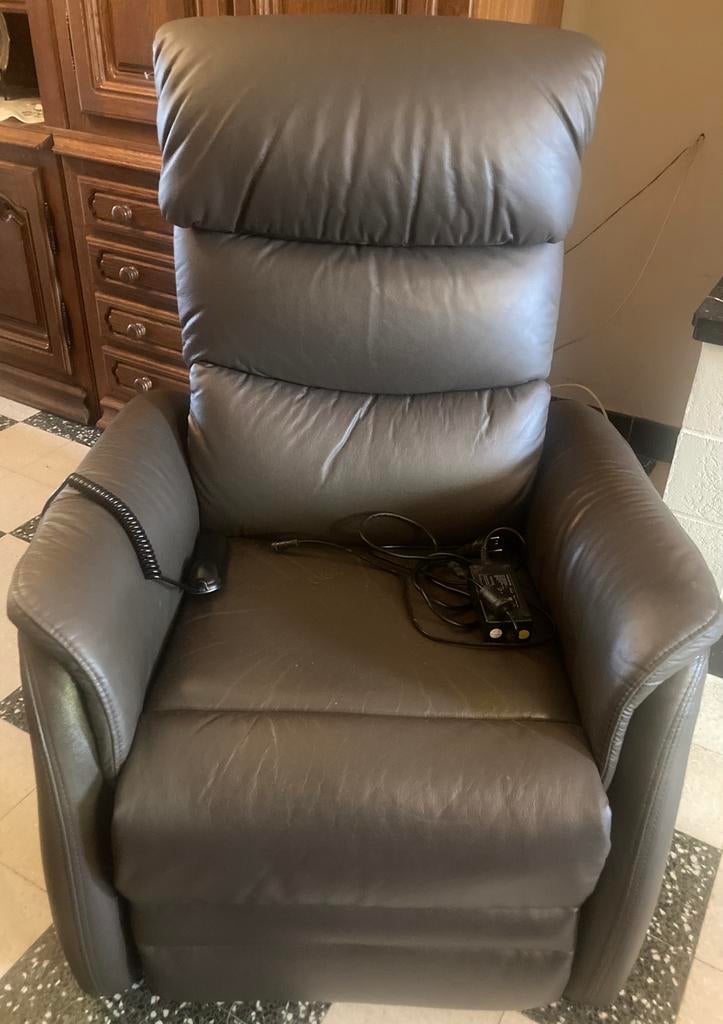 Fauteuil électrique cuir, Ophalen, Zo goed als nieuw, Leer
